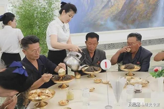 南宫NG28-作为我们邻居普通朝鲜人一天三顿都吃啥：玉米饭、泡菜、大酱汤